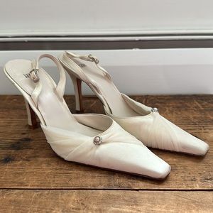 Stuart Weitzman for Vera Wang Bridal Vintage White Sling Back Y2K Bride 8.5 M